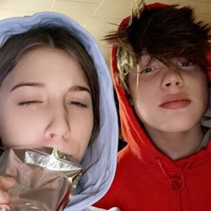 Meet your Posher, Ava